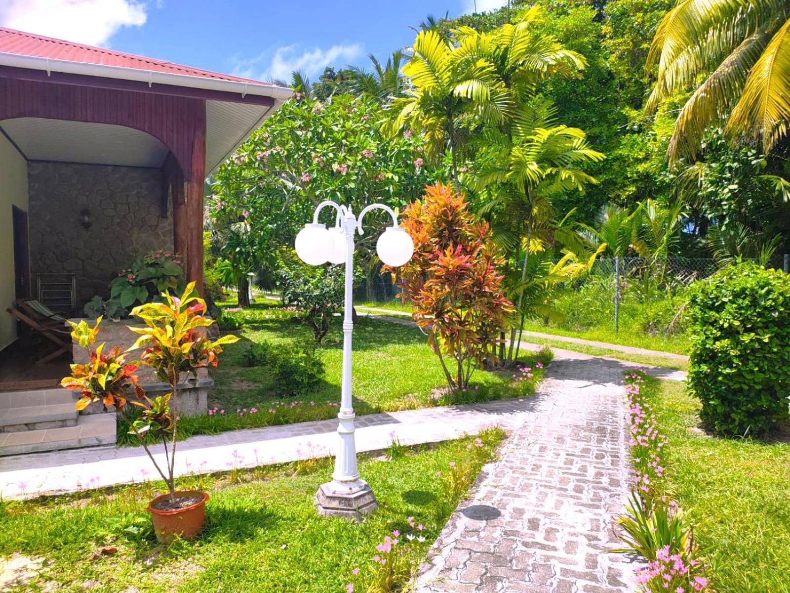 The Islander Hotel Grand Anse  Eksteriør billede