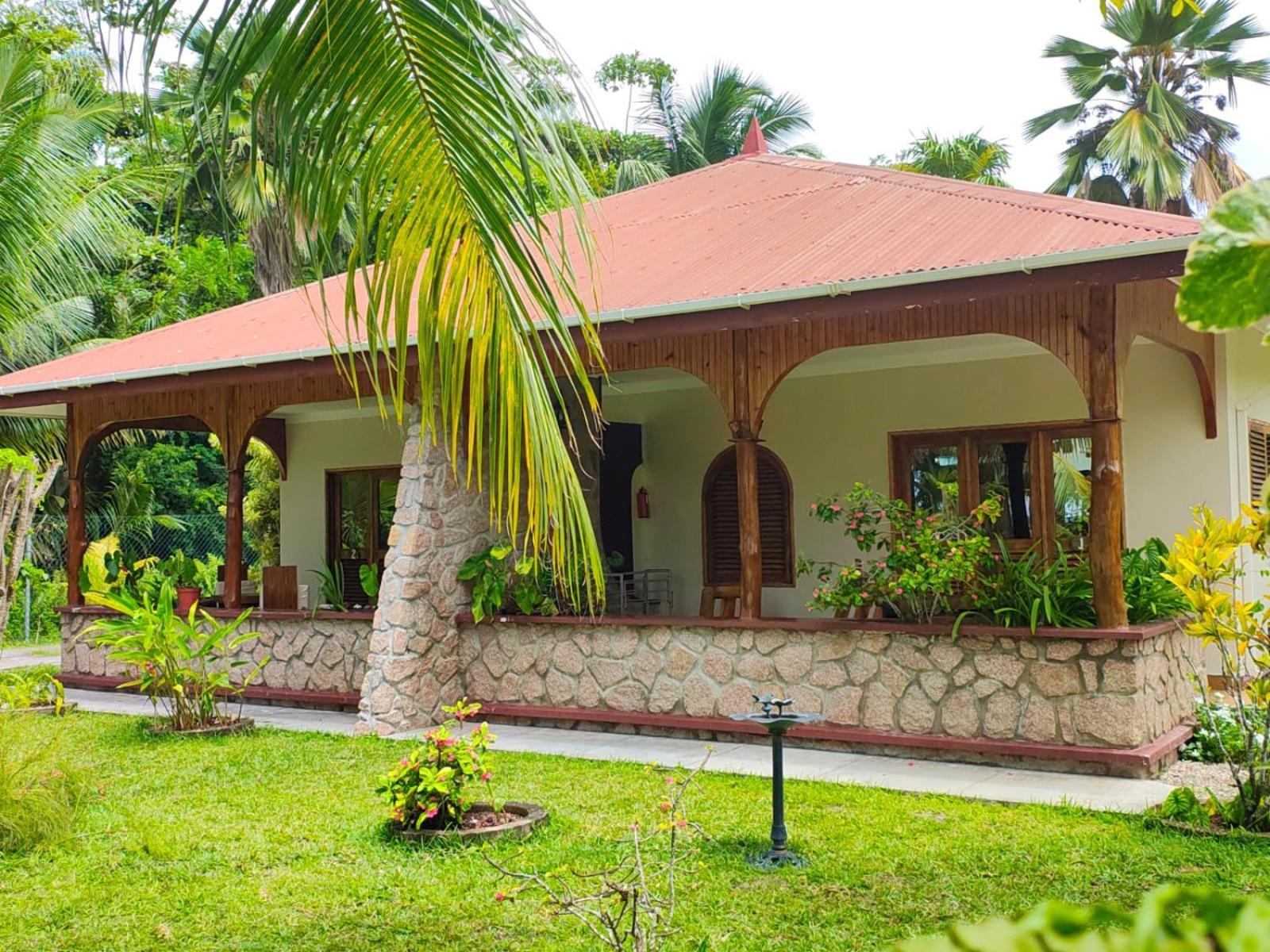 The Islander Hotel Grand Anse  Eksteriør billede